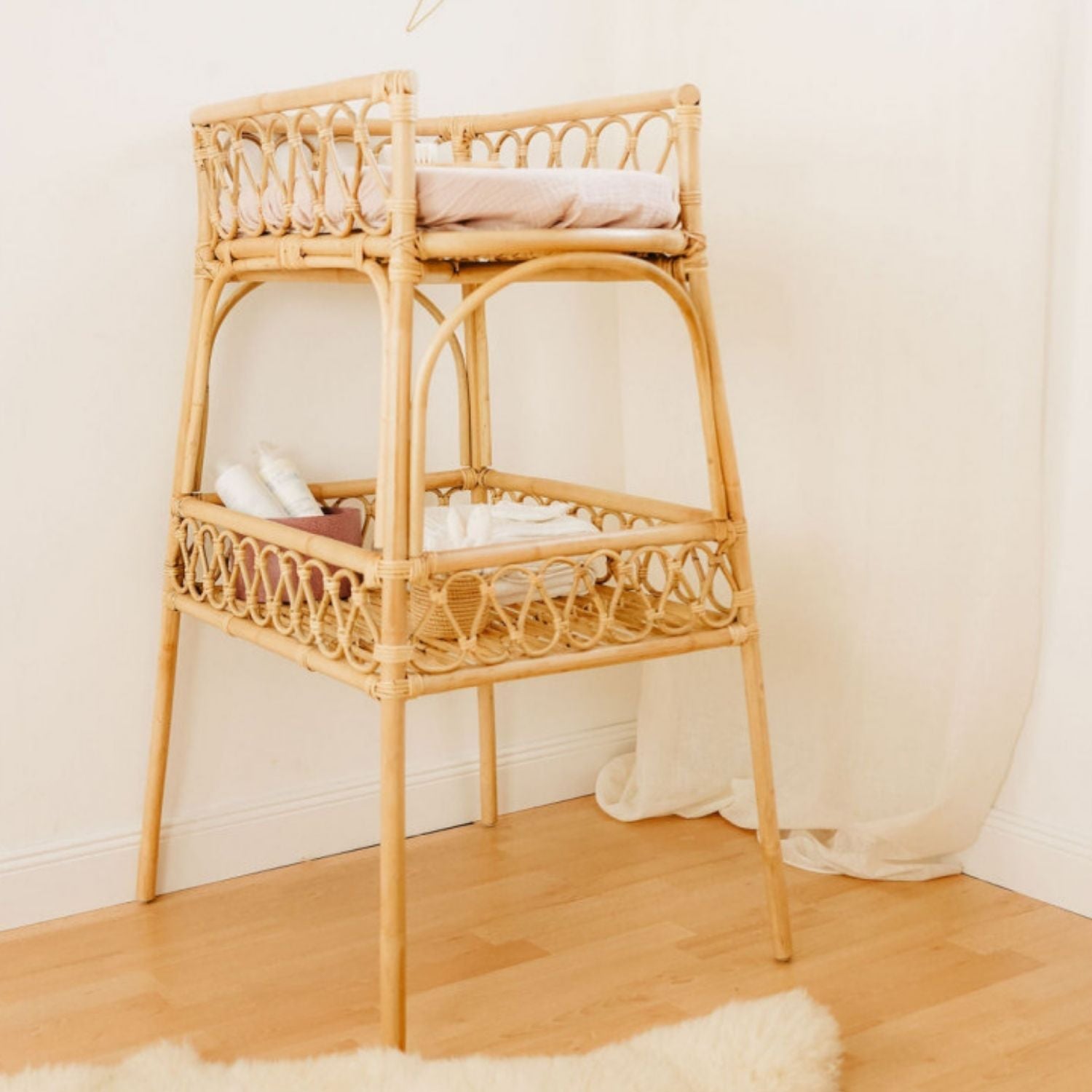 JUNE - Natural rattan changing table