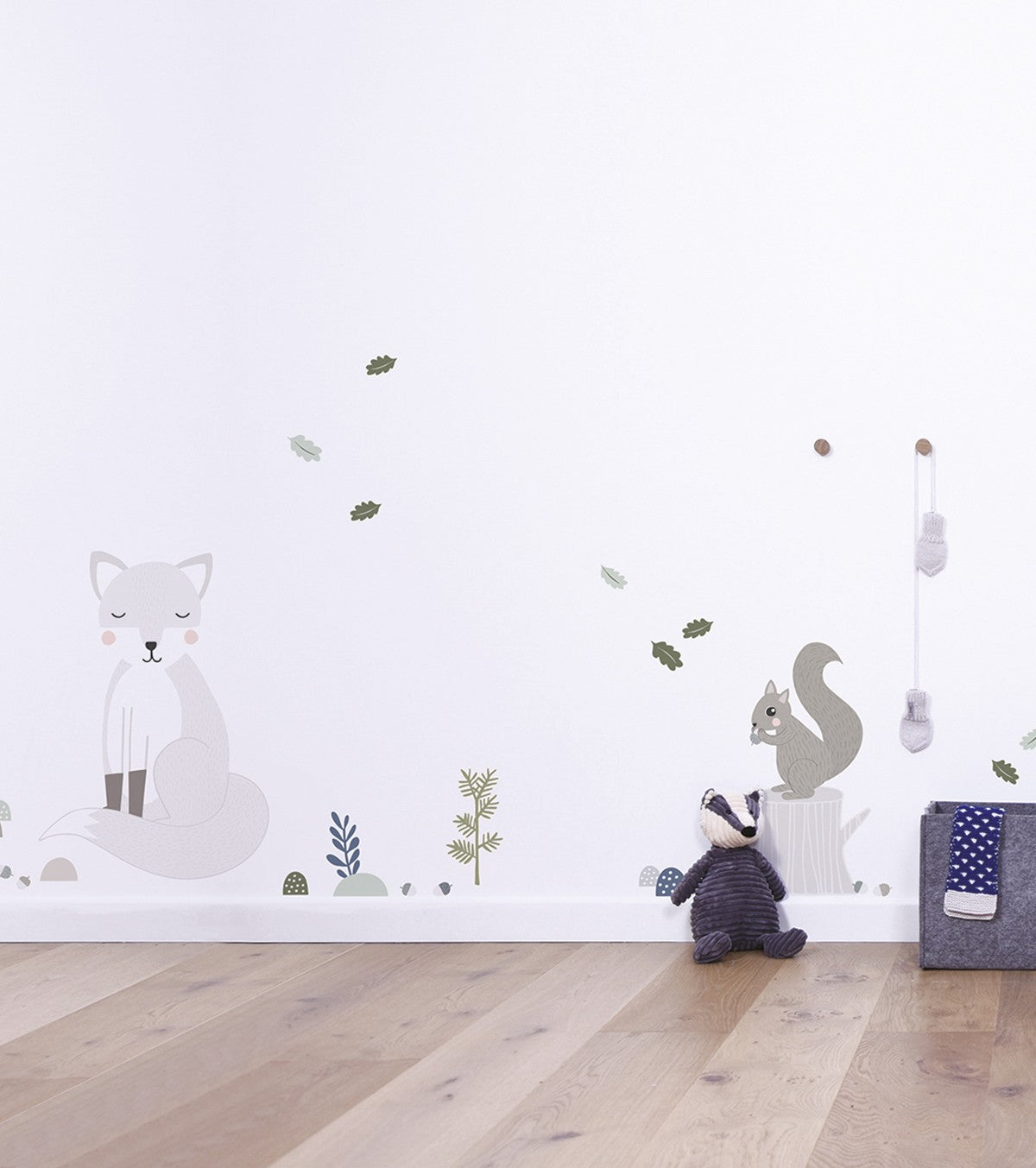 IN THE WOODS - Wall decals murals - Squirrel and mushrooms
