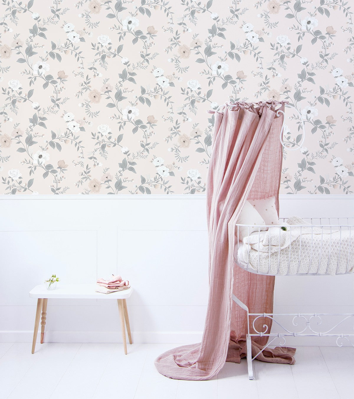GRACE - Children's wallpaper - Rose motif