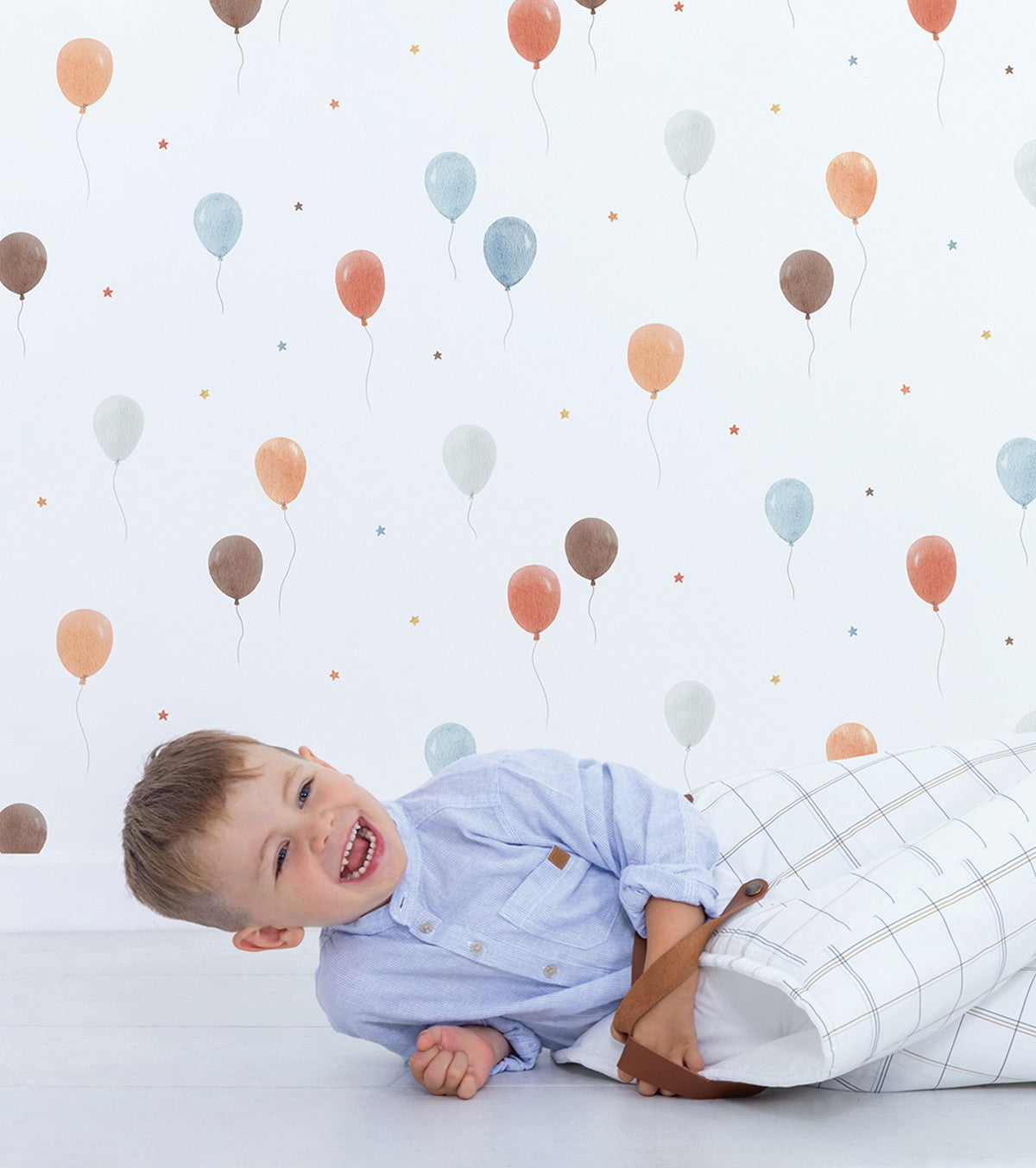 GENTLE FRIENDS - Children's wallpaper - Balloon motif