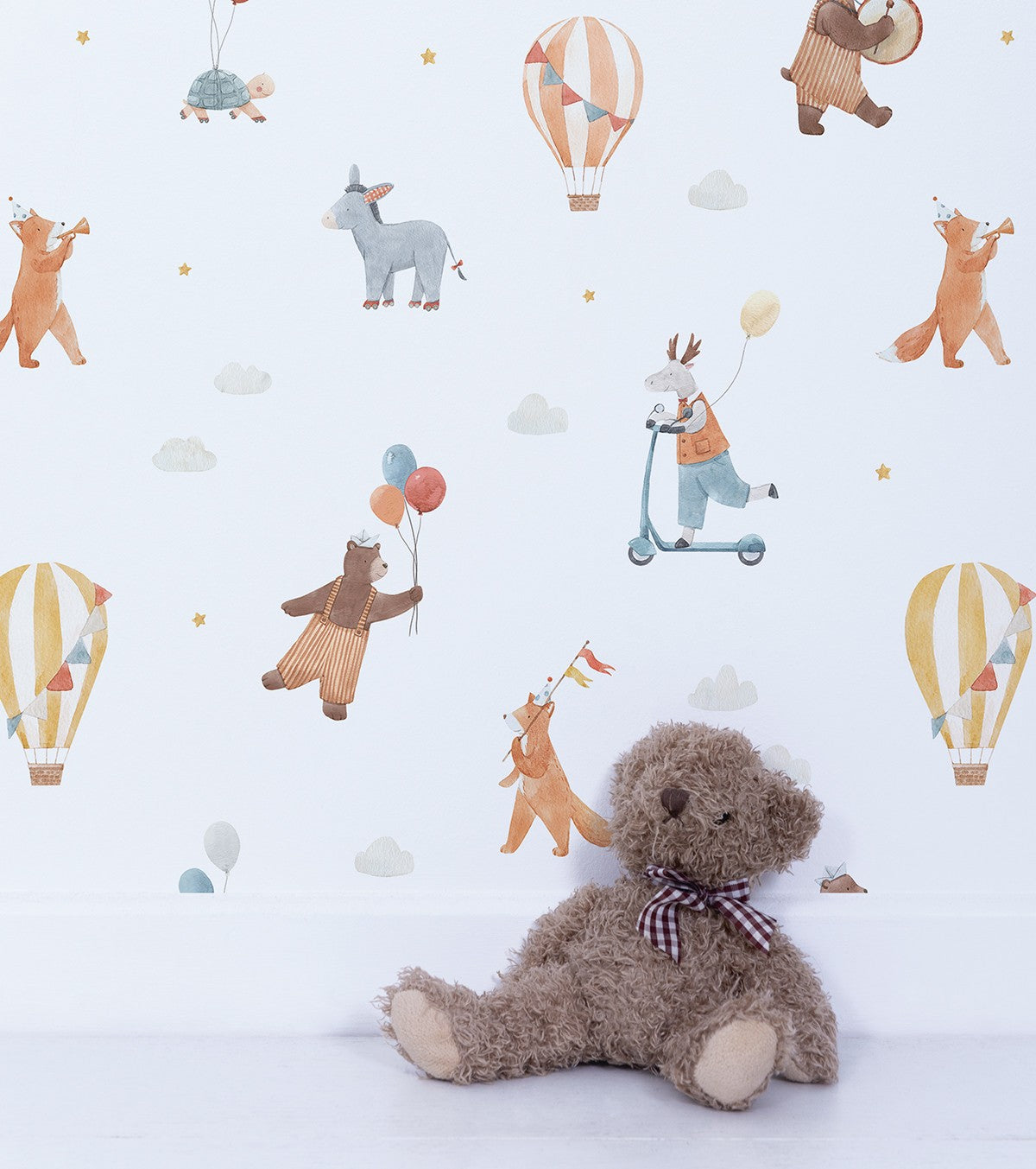 GENTLE FRIENDS - Children's wallpaper - Animals and hot-air balloons motif